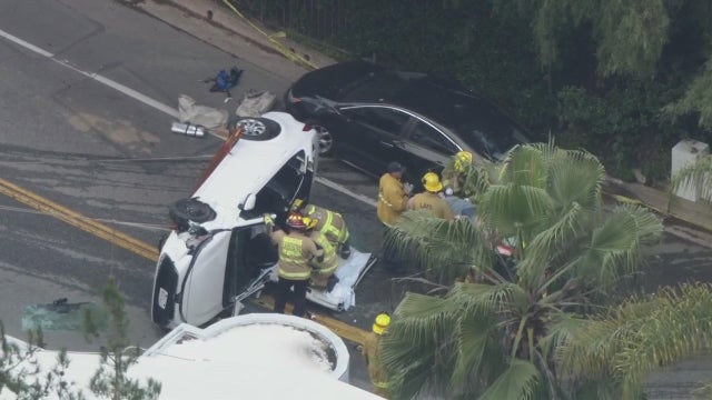 2 pulled from car after rollover crash in Beverly Crest