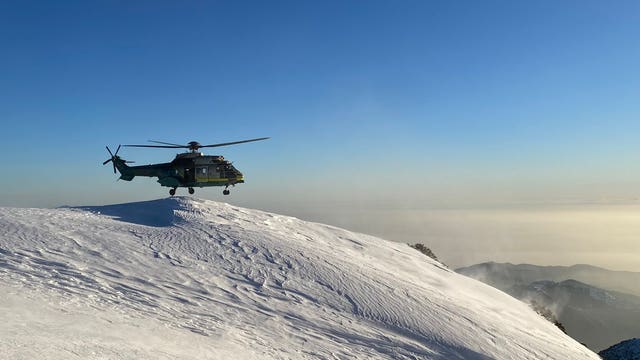 6 hikers rescued from snowy conditions on Mt. Baldy