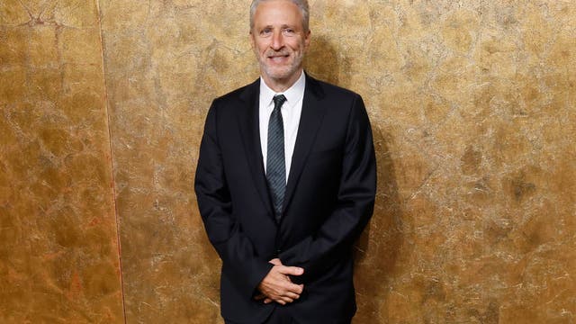 Jon Stewart returns to 'The Daily Show'