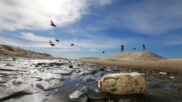 Sewage spill prompts beach closures in Long Beach, San Pedro