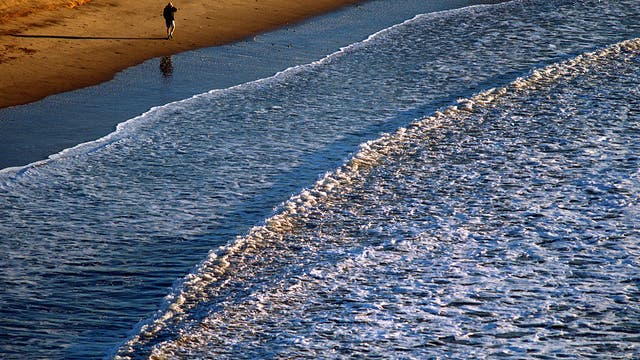 5 million gallons of sewage spill into ocean, closing Long Beach, San Pedro beaches