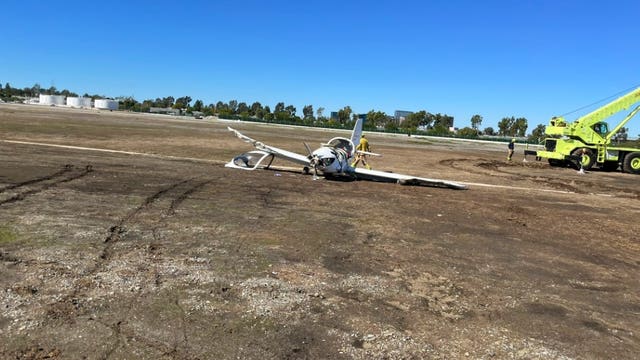 Small plane crashes at John Wayne Airport; 2 injured