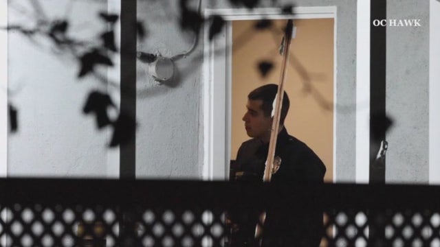 Van Nuys homeowner comes home to 2 burglars, suspects on the run