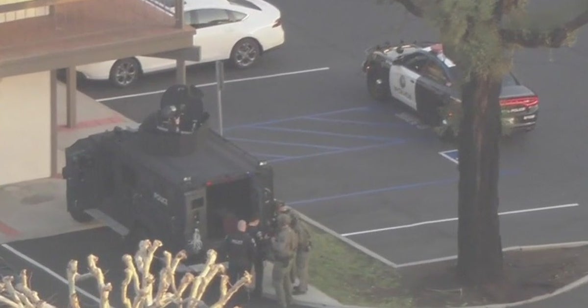 OC attempted bank robbery: Suspect claiming to have bomb fatally shot ...