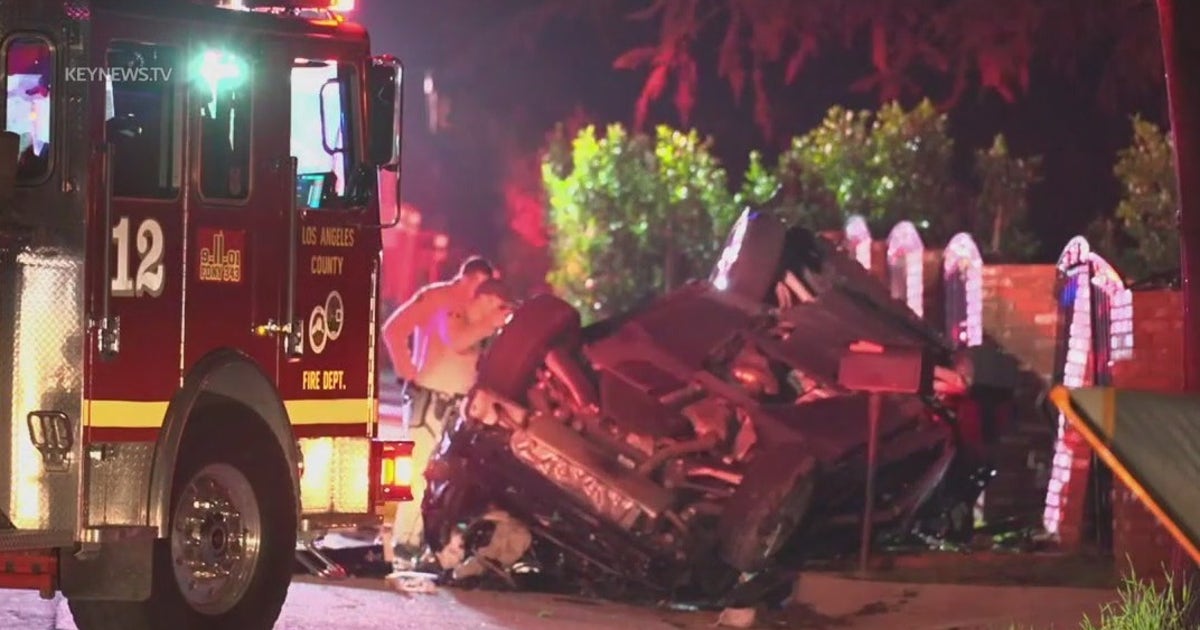 2 killed in Altadena crash after SUV overturns, bursts into flames | FOX 11 Los Angeles