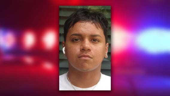 Registered sex offender posed as teen online to prey on underage girls, authorities say