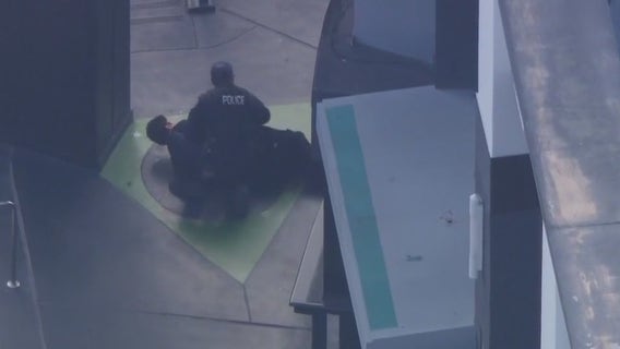 Police chase: Driver of suspected stolen vehicle arrested in Downey