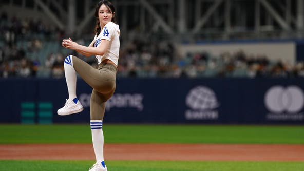 South Korean actress Jeon Jong-seo appears to steal hearts of Dodgers players before game