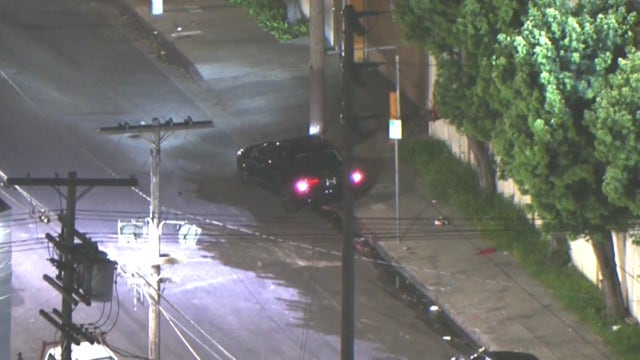 Brief police chase ends in South LA