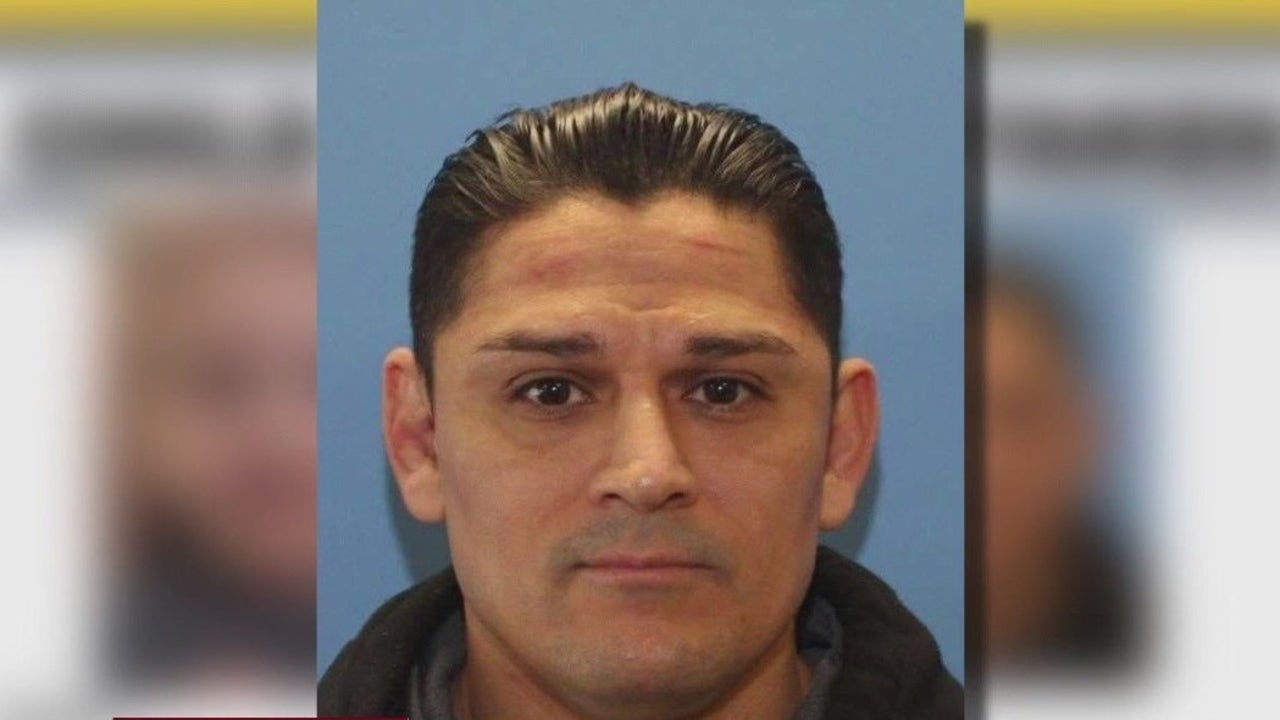 Ex-Washington officer wanted in 2 killings found in Oregon with gunshot wound, police say