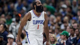 Clippers blow huge lead, survive to tie series at 2