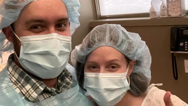 Couples sue clinic; Staff accused of implanting dead embryos