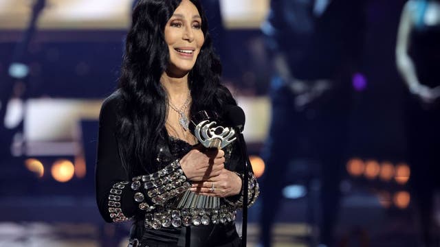 Cher recalls being 'down and out,' not able to find a job while honored with iHeartRadio icon award