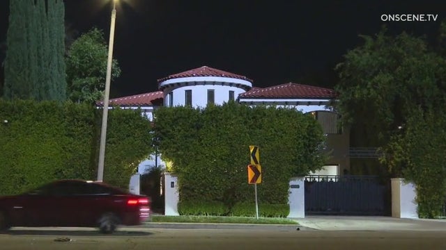 Encino break-in: Woman escapes thieves to call 911