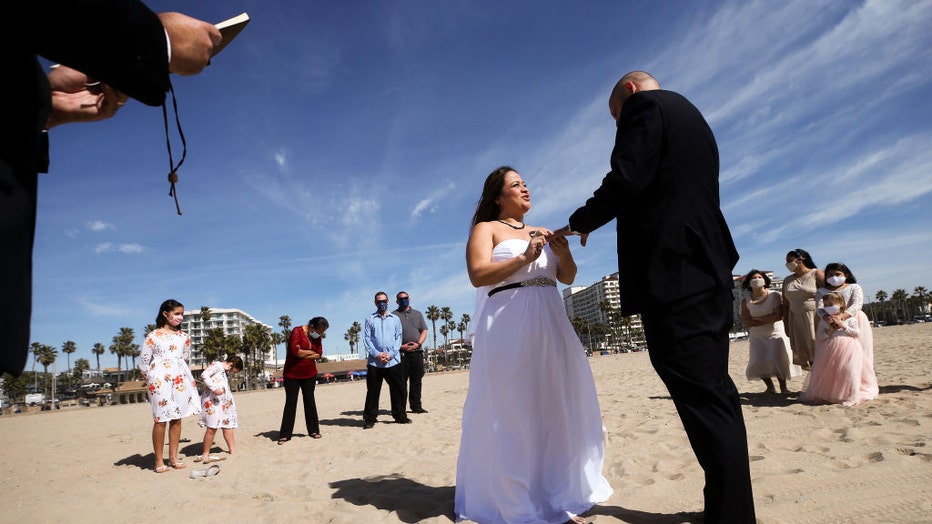 Couple-gets-married-on-the-beach.jpg