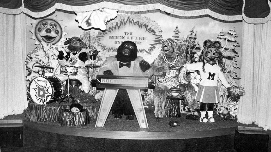 ShowBiz pizza