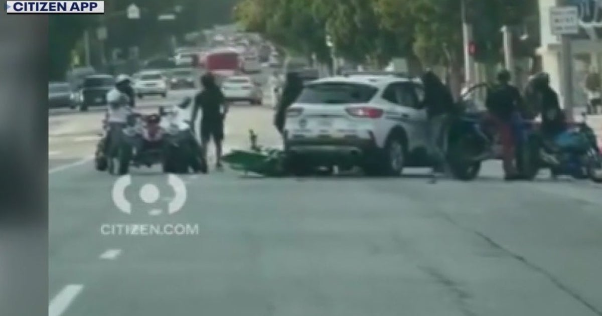 Security guard mobbed by bikers after crash in East Hollywood | FOX 11 Los Angeles