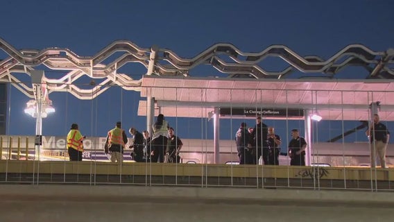 Father of 4 shot and killed on Metro train; suspects on the run