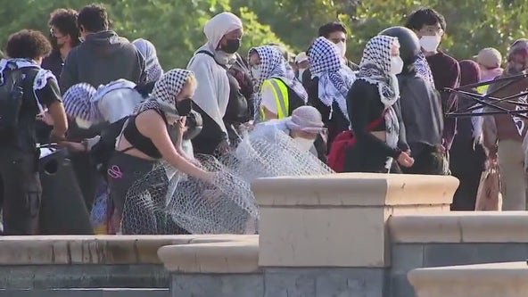Pro-Palestinian protesters briefly try to bring back UCLA encampment