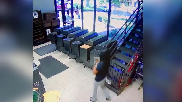 Teen caught on camera stealing kitten from Santa Clarita business