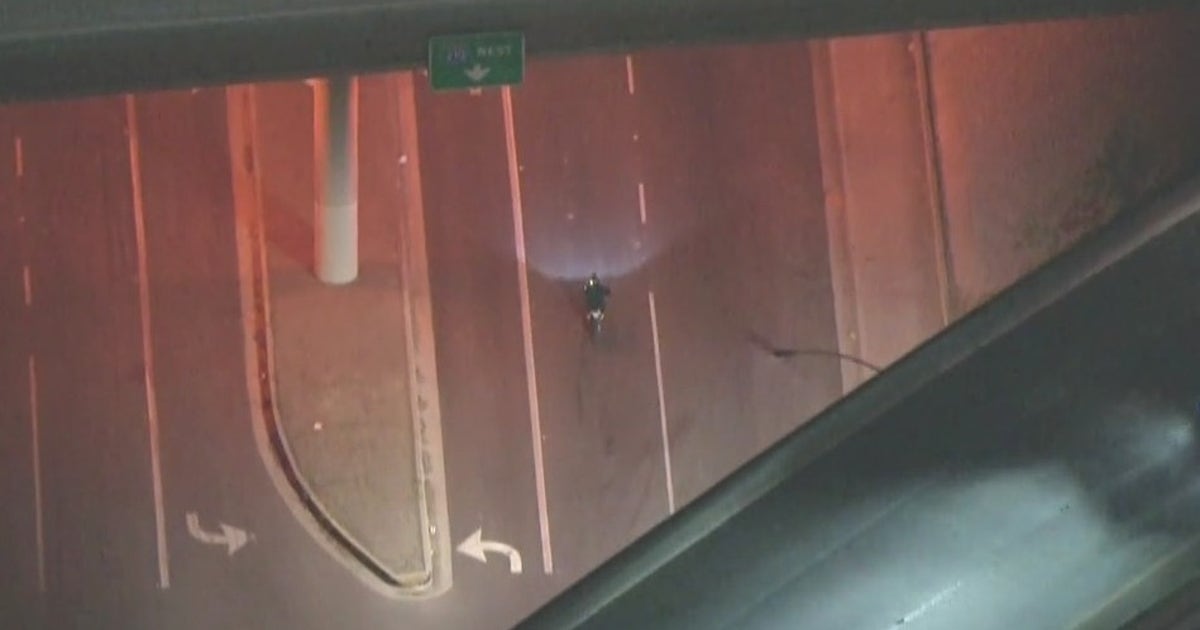 Dirt bike leads police chase across San Fernando Valley | FOX 11 Los ...