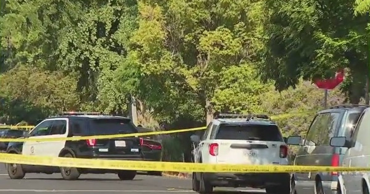 Homeowner confronts, shoots intruder at Valley Village home | FOX 11 ...
