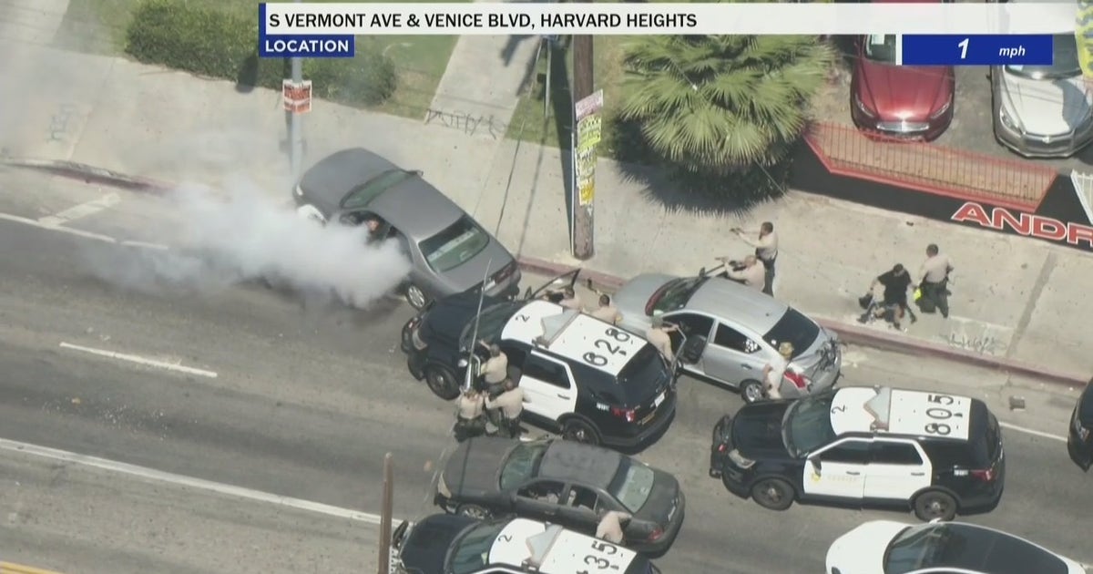 Carjacking suspect shot after police chase ends in Pico-Union | FOX 11 ...