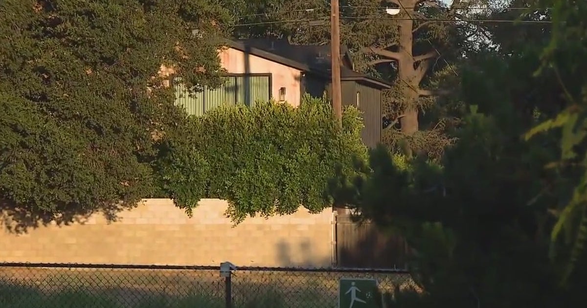 String of Encino home burglaries under investigation | FOX 11 Los Angeles