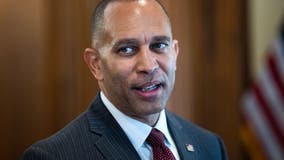 Hakeem Jeffries says he met with Biden, shared concerns from Democratic caucus