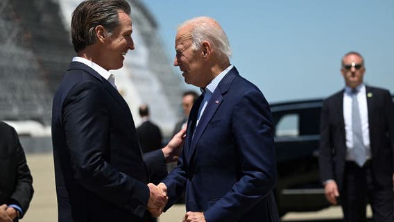 Newsom heads east for meeting with Biden as president tries to keep his campaign from heading south