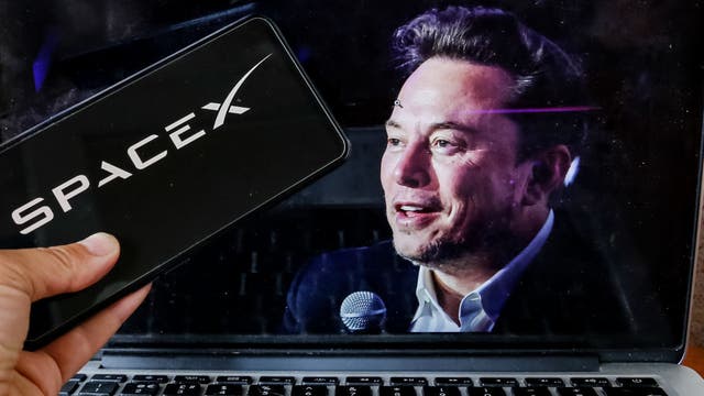 Elon Musk moving SpaceX HQ out of California amid new transgender notification law