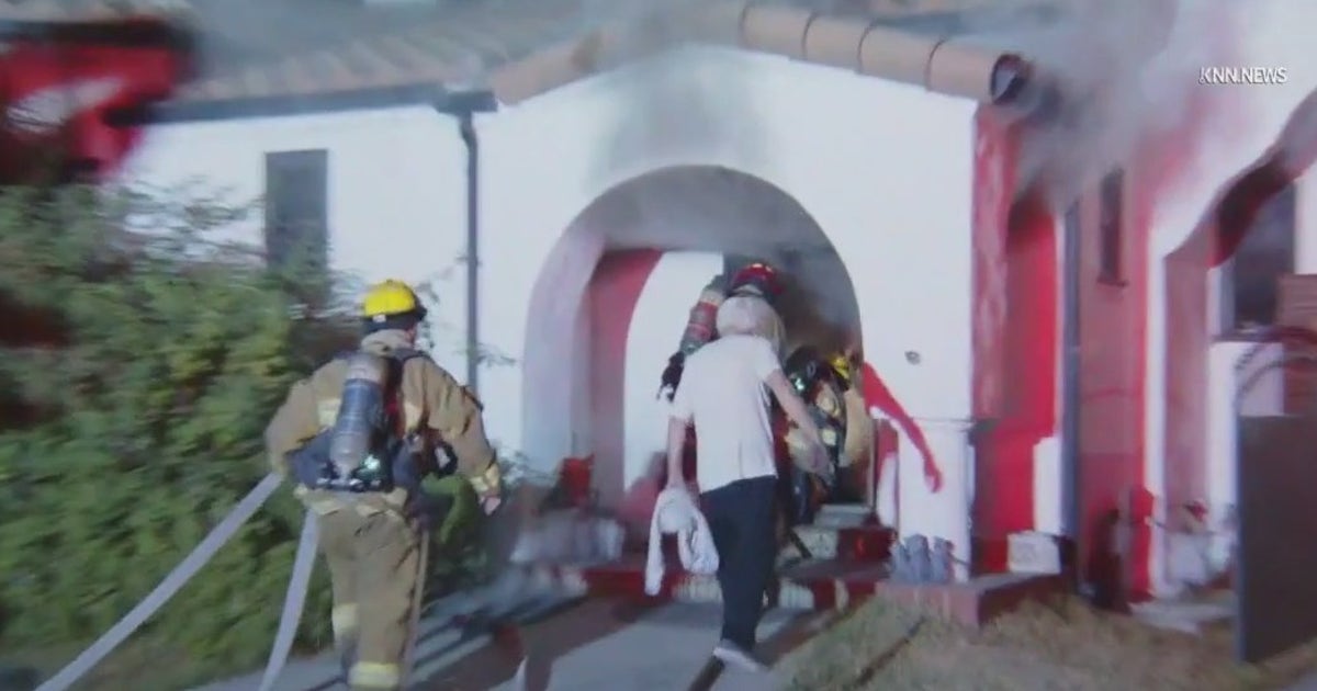 North Hollywood house fire: Woman gravely injured, at least 4 pets ...