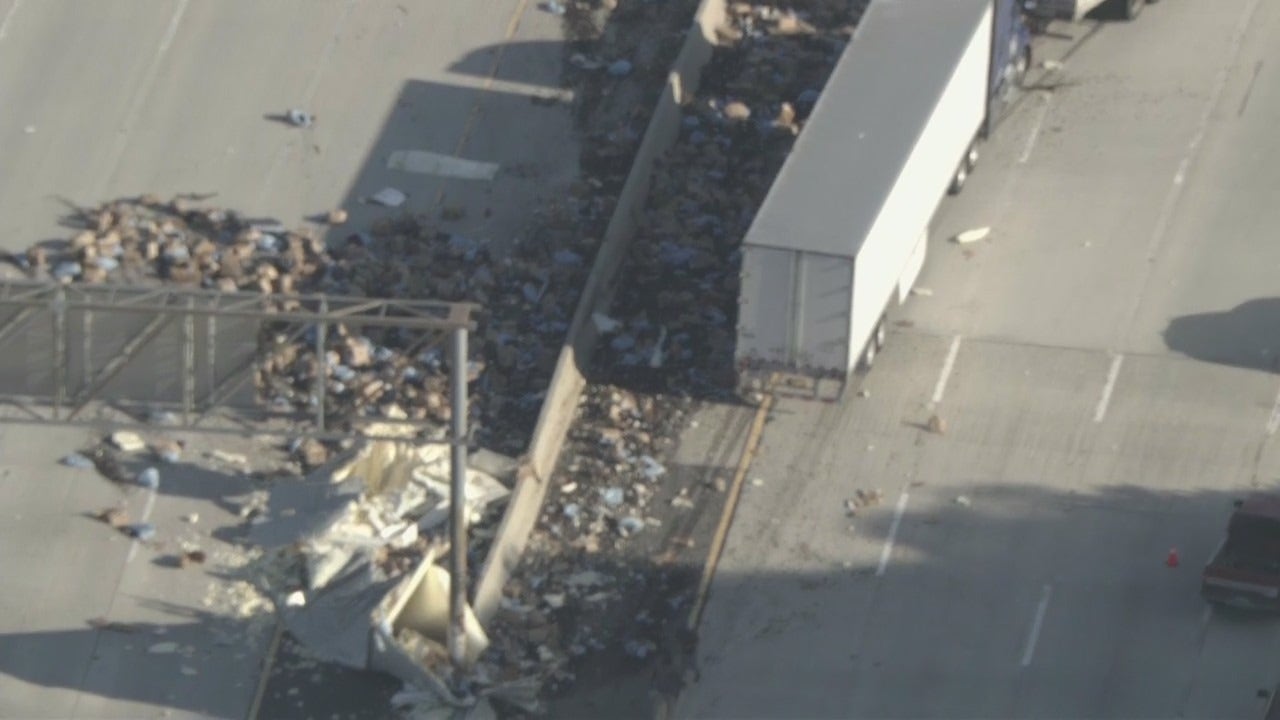 Big rig crash in La Cañada Flintridge spills thousands of raisins