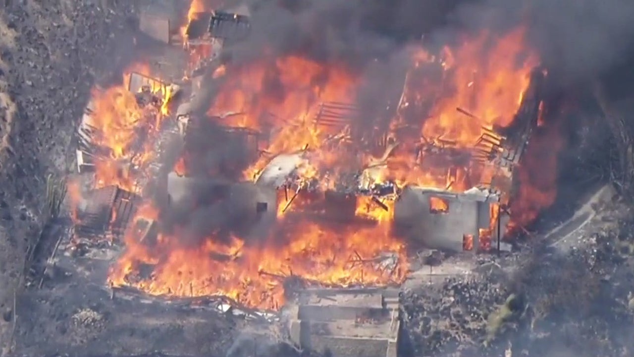 LIVE: California wildfire burning down homes in San Bernardino County; Evacuations underway