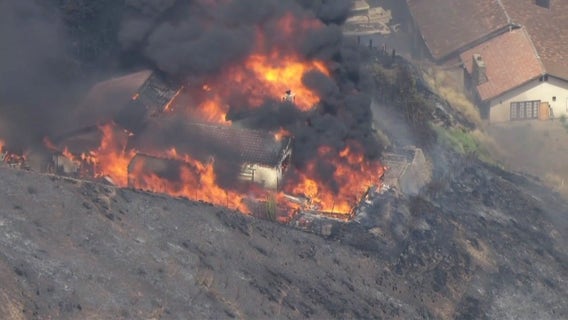 Edgehill Fire burns down homes, trailers, cars in San Bernardino County