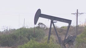 Newsom signs laws to curb oil and gas pollution