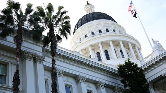 California Dems kill GOP bid to exempt tips from taxes