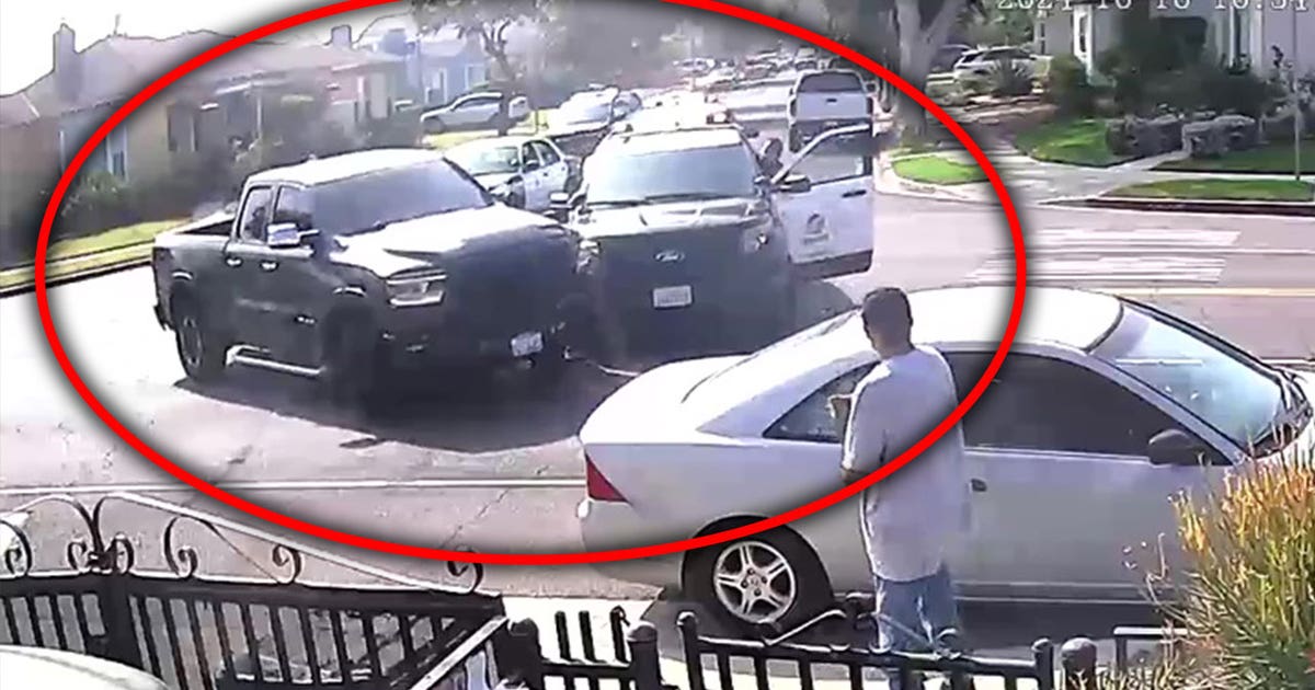 Stolen truck crashes into two cop cars during dangerous LA pursuit ...