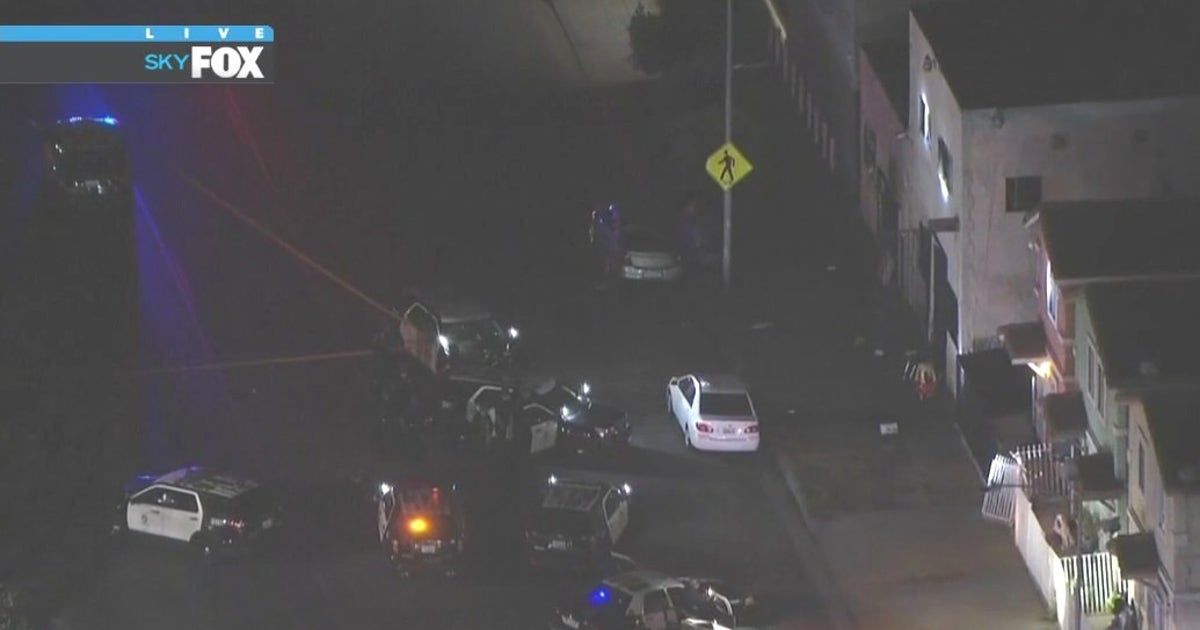 2 LAPD officers shot in South LA, suspect arrested | FOX 11 Los Angeles