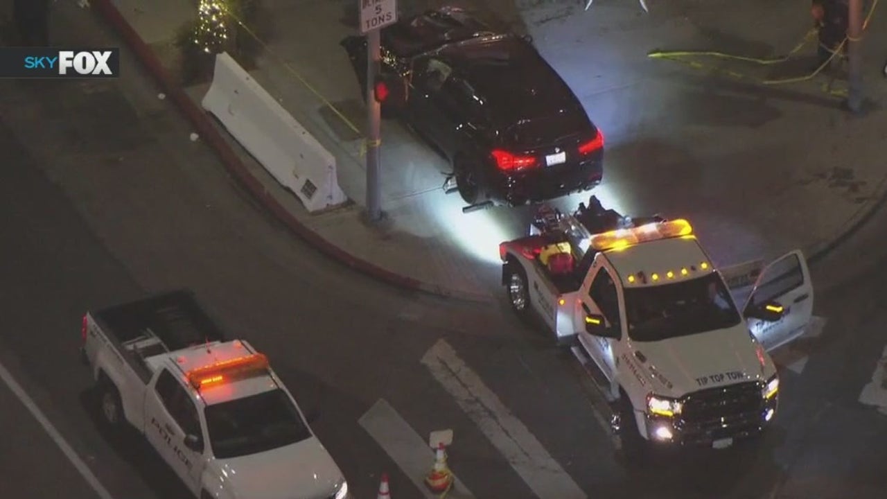 Beverly Hills carjacking ends in crash that left 4 hurt, including child, near Christmas tree lighting event