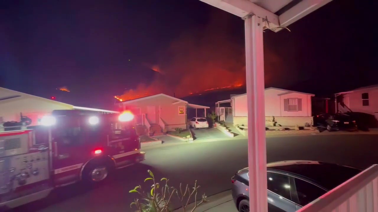 Canyon Crest Fire interrupts Fontana families' Thanksgiving dinners