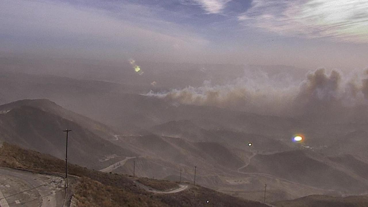 Brush fire in Ventura County triggers evacuations, road closures