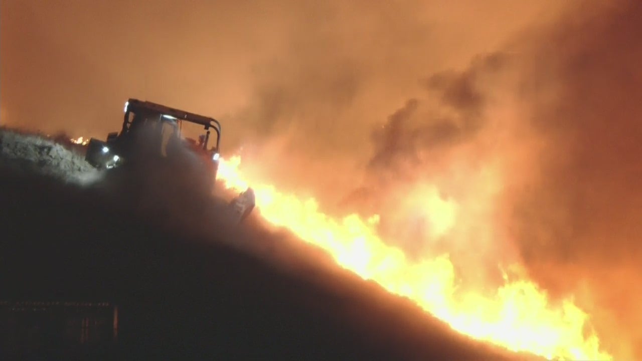 Fire prompts evacuation warnings in Riverside County