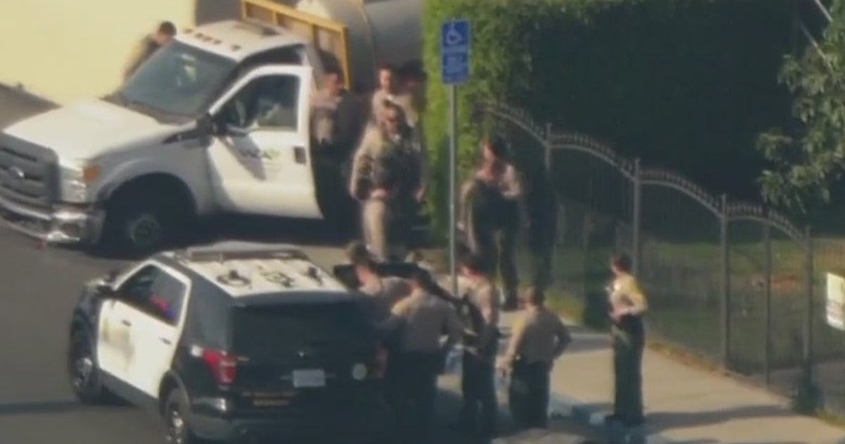 Carjacking suspect arrested after pursuit in East LA | FOX 11 Los Angeles