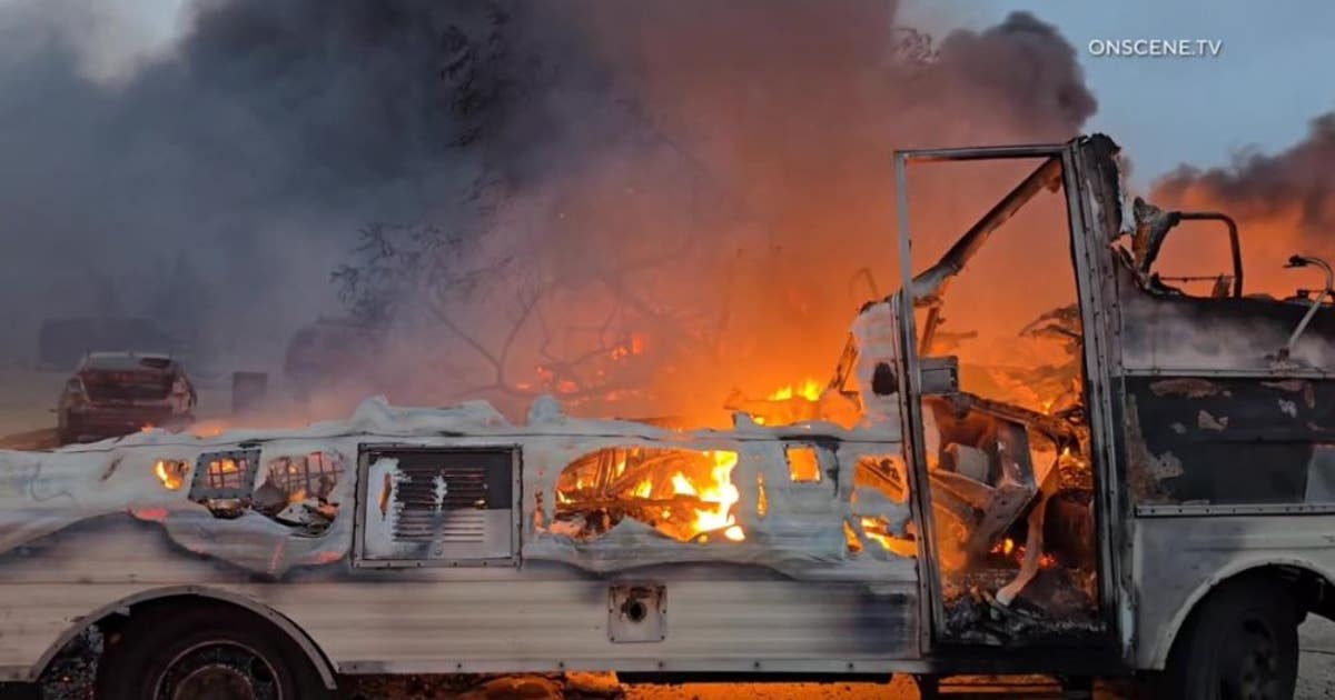 Brush fire breaks out in Colton as strong winds continue to hit SoCal ...