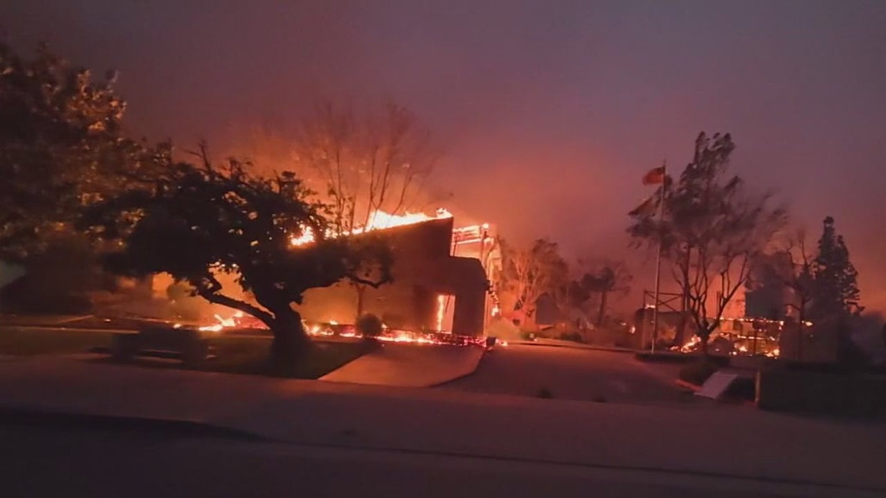 LIVE: Palisades Fire continues to burn out of control as many lose homes