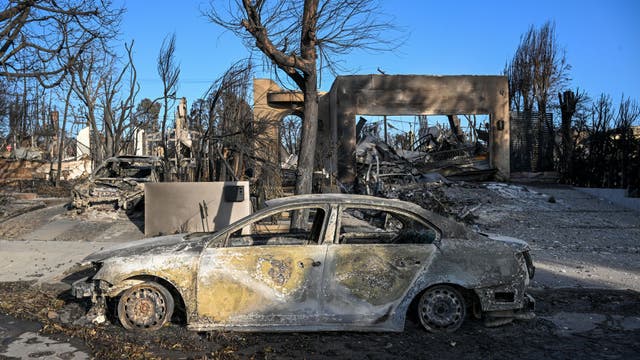 Palisades Fire continues to burn as strong winds are expected to return