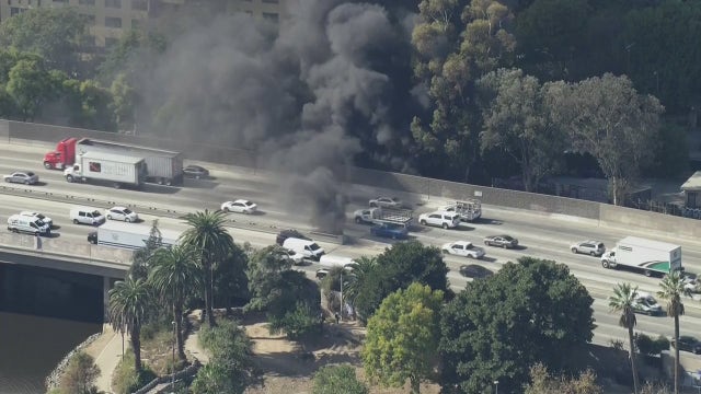 Boyle Heights fire sparks near 10 Freeway