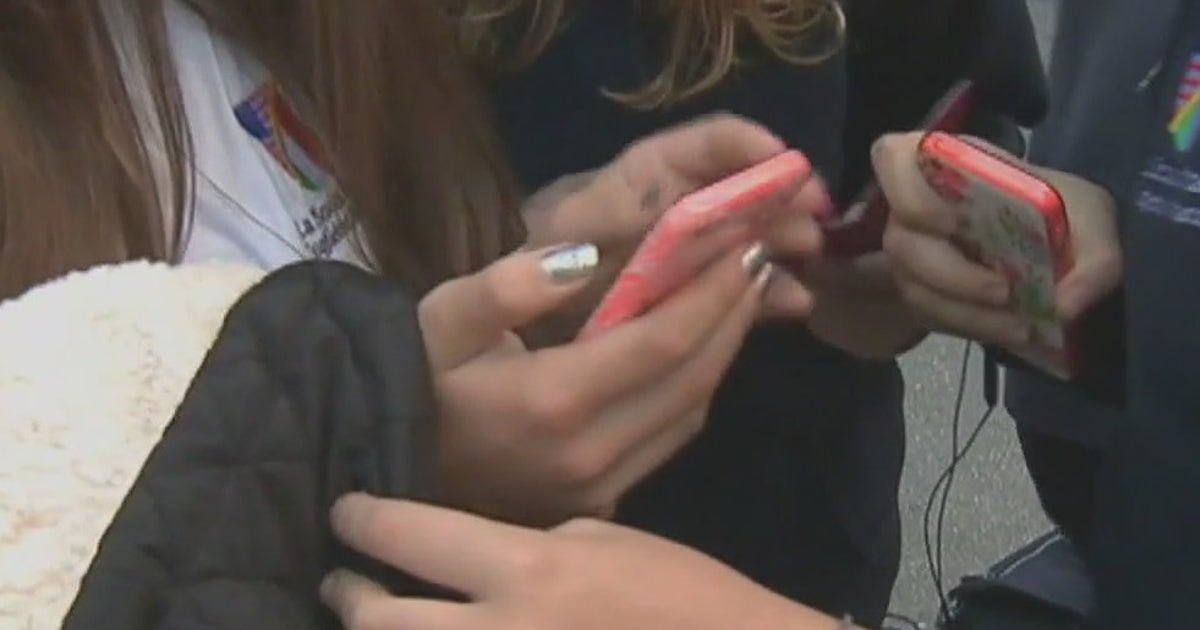 Phone-free schools: What California's new campus cellphone law means for your child