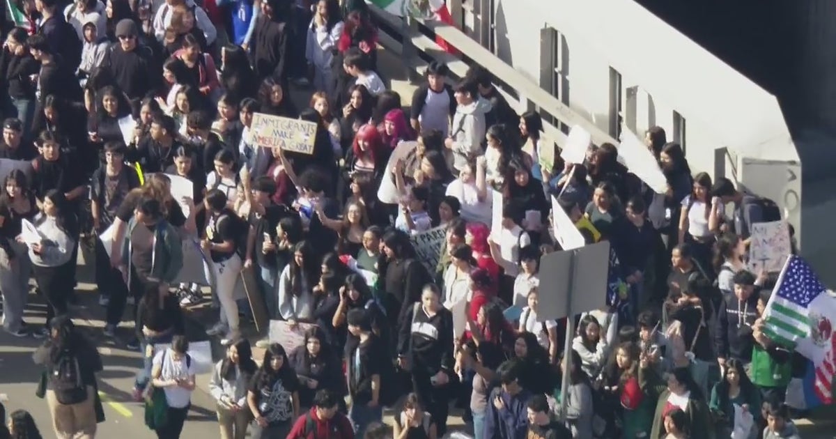 Students walkout in LA to protest ICE raids in schools | FOX 11 Los Angeles
